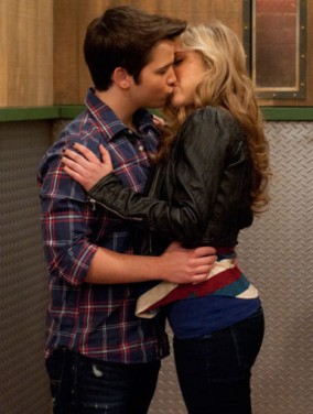 is sam dating freddie